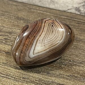 Polished sardonyx banded Stone